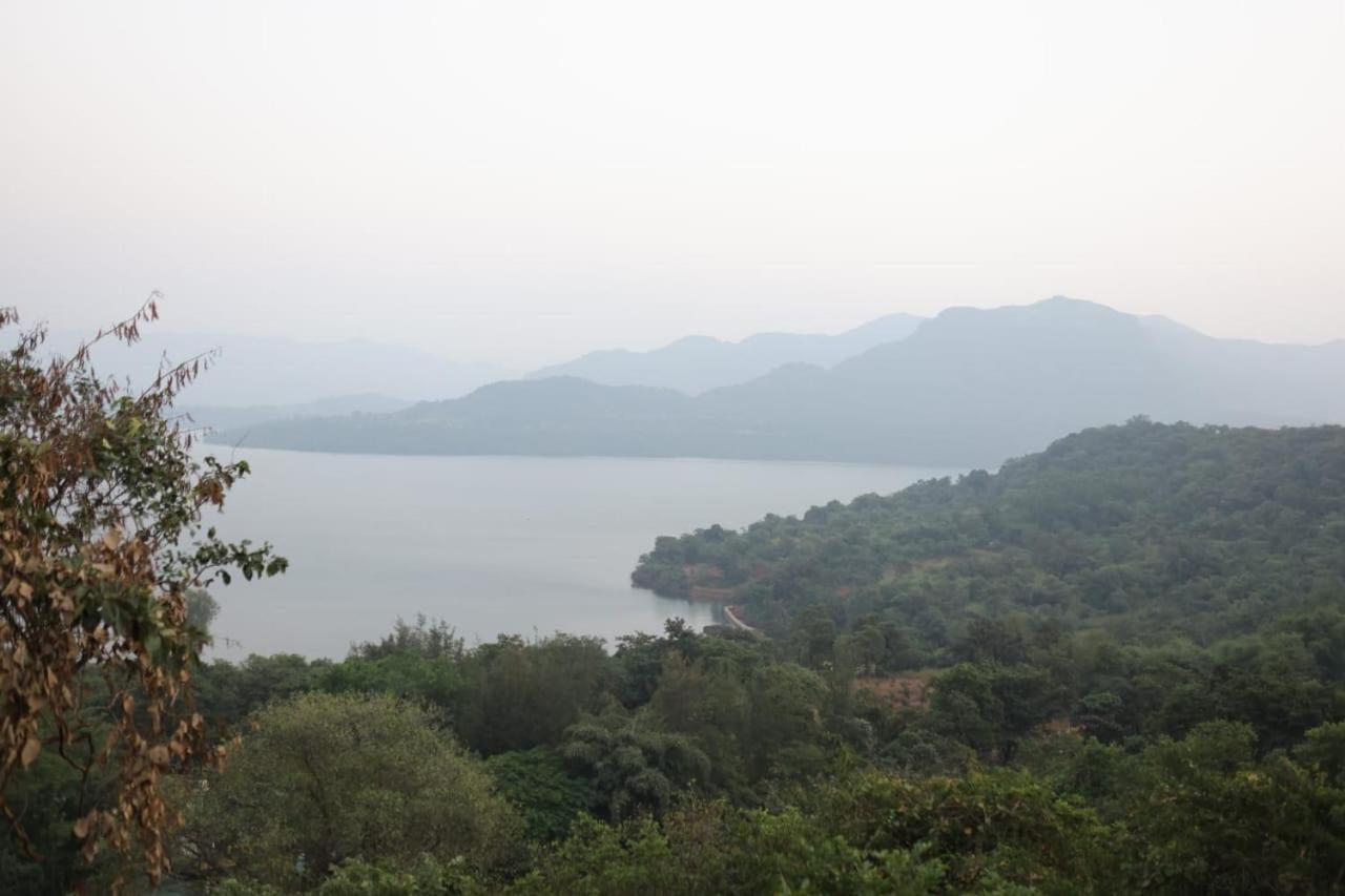 Nisarg Farm Mulshi Bed & Breakfast ภายนอก รูปภาพ