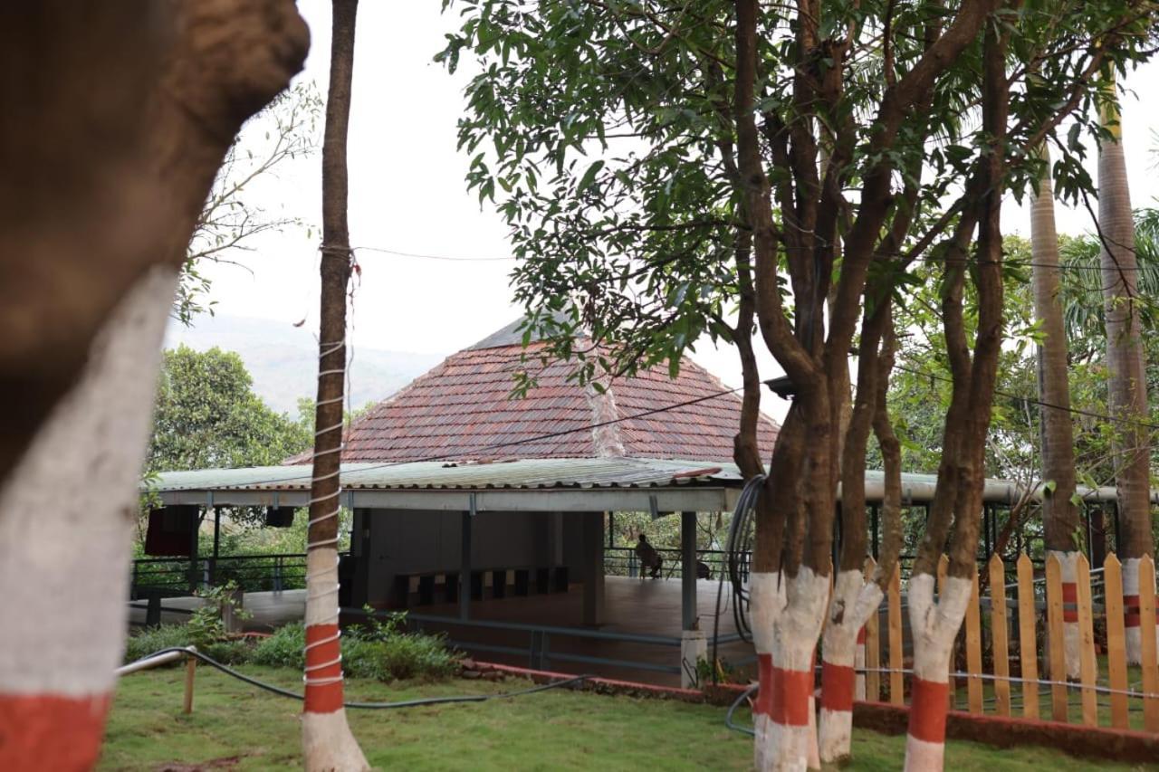 Nisarg Farm Mulshi Bed & Breakfast ภายนอก รูปภาพ