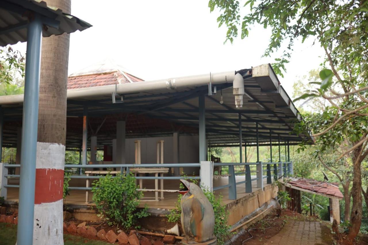 Nisarg Farm Mulshi Bed & Breakfast ภายนอก รูปภาพ